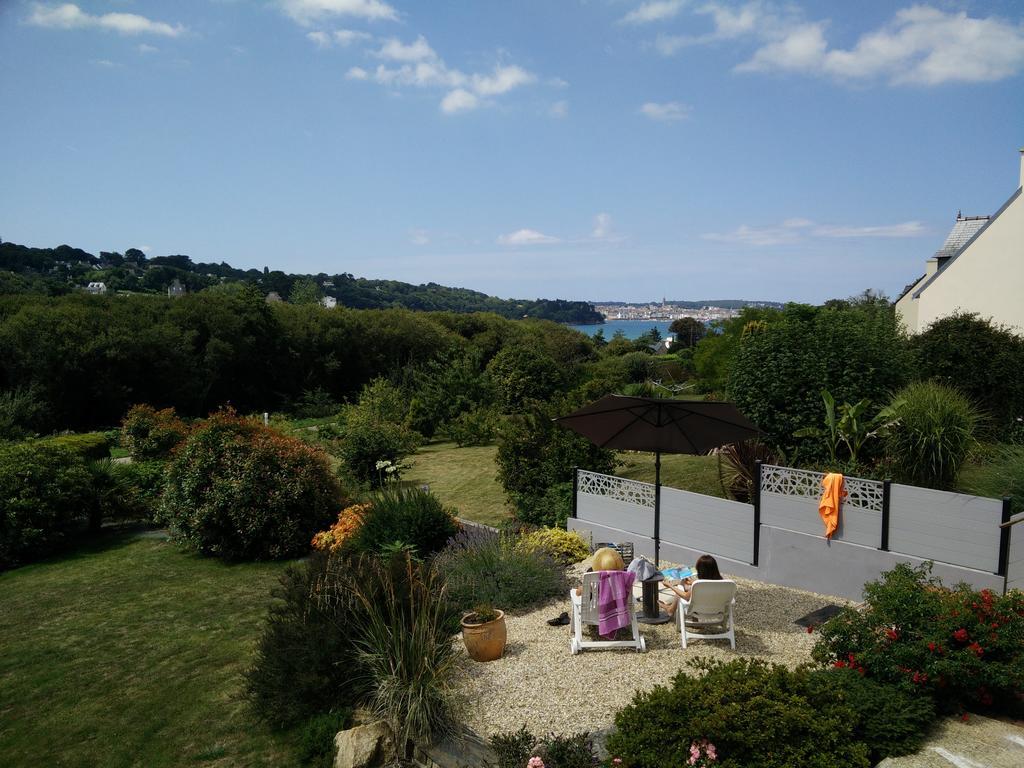 Les Terrasses Du Ris Bed & Breakfast Douarnenez Bagian luar foto